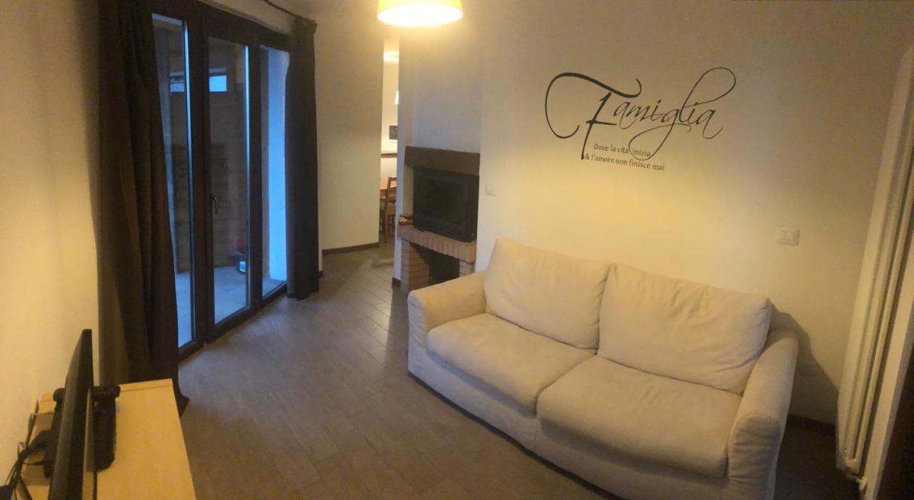 Albergo Bertocchi Collagna Esterno foto