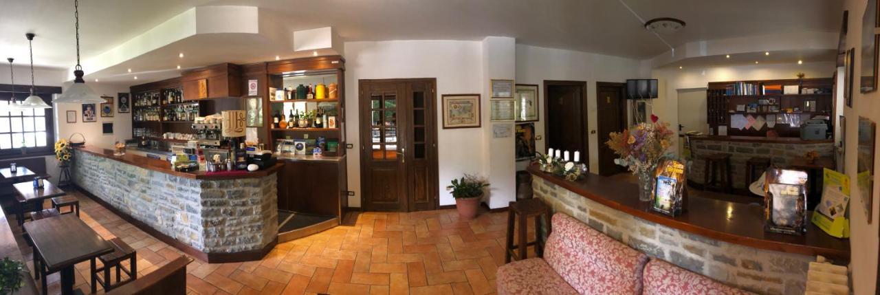 Albergo Bertocchi Collagna Esterno foto